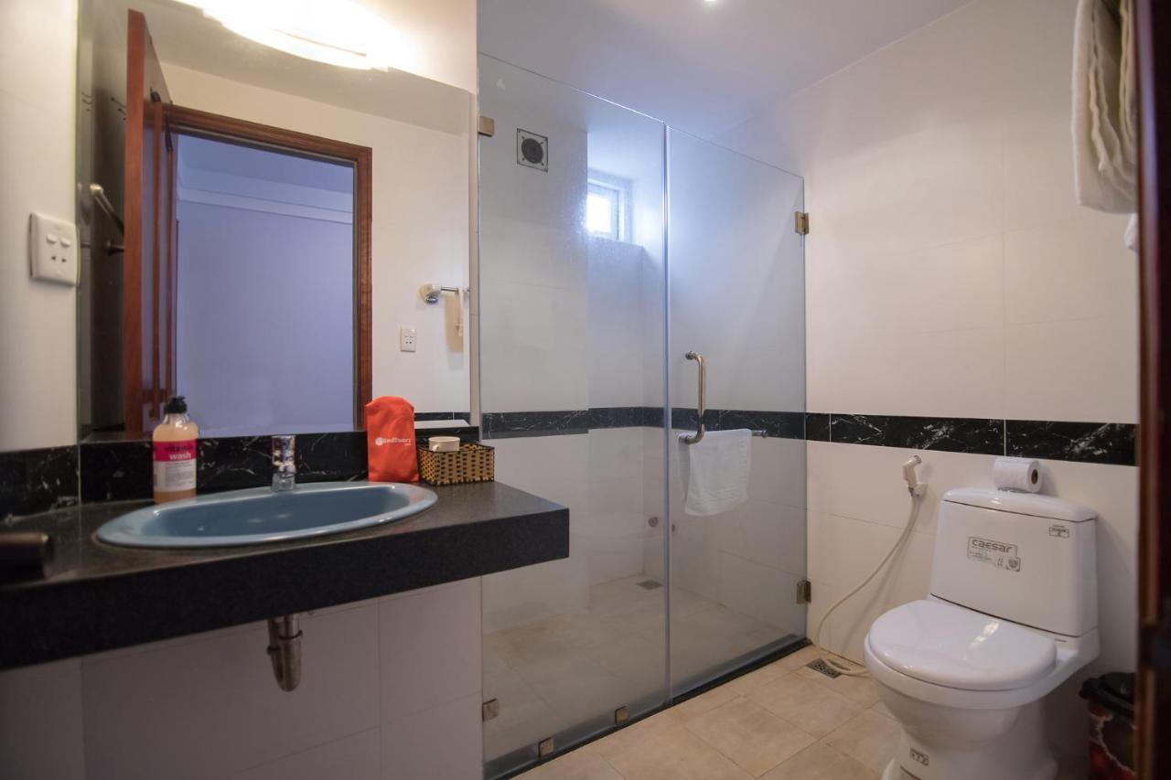 Reddoorz Near Hoa Lu Stadium Ho Chi Minh City Bagian luar foto