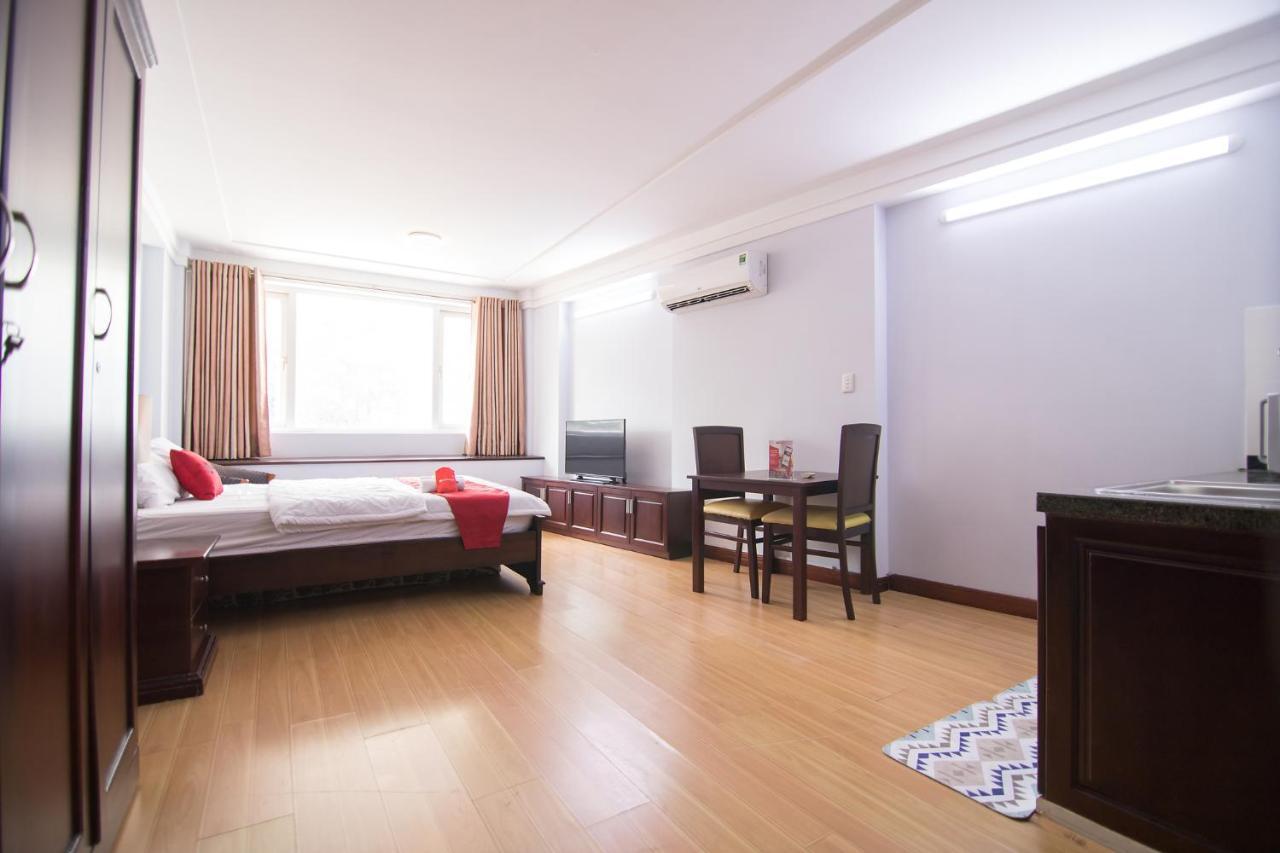 Reddoorz Near Hoa Lu Stadium Ho Chi Minh City Bagian luar foto