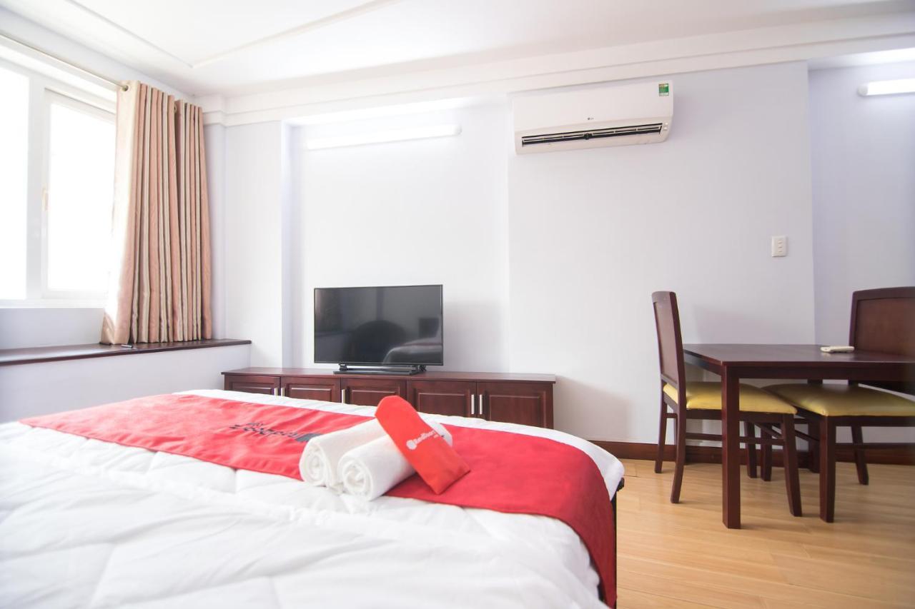 Reddoorz Near Hoa Lu Stadium Ho Chi Minh City Bagian luar foto